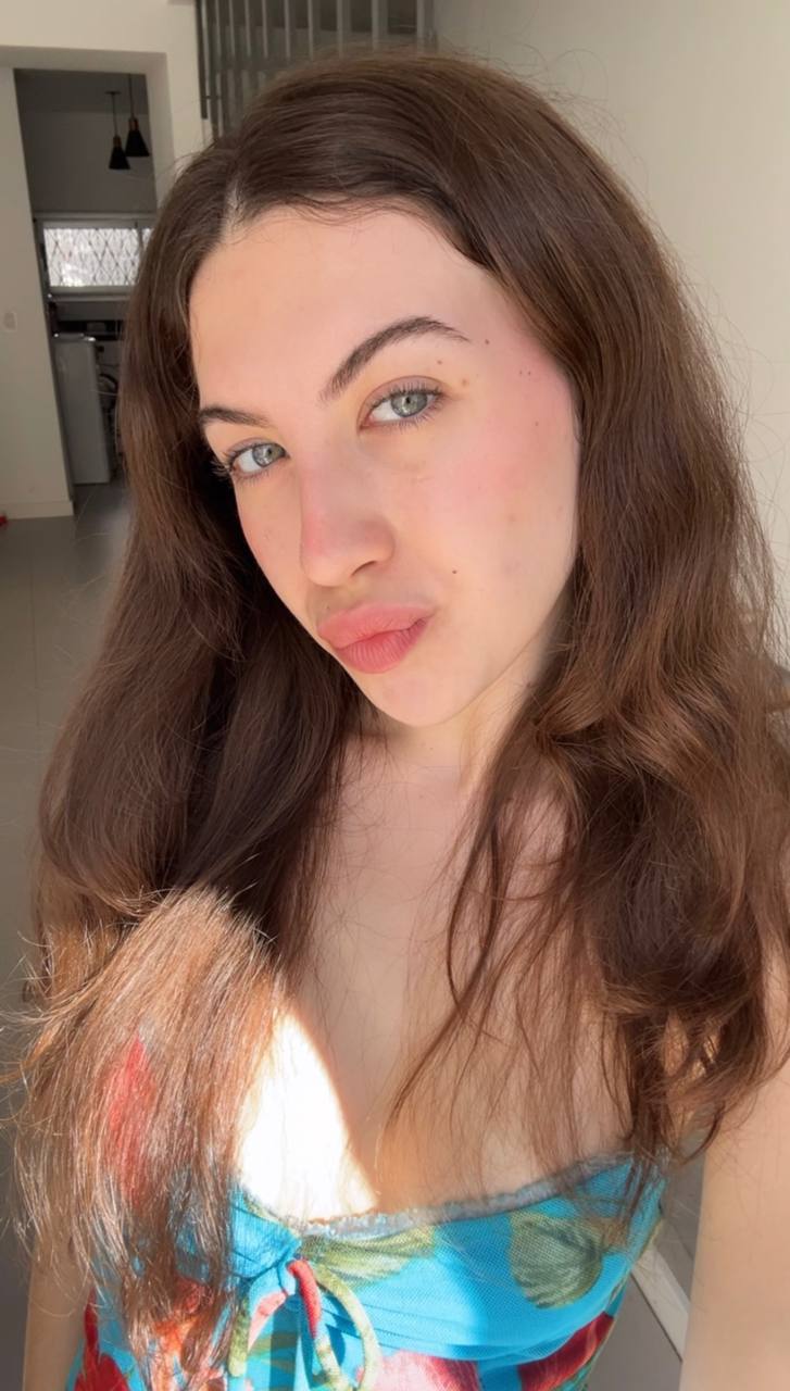 Nude girl Amber in Salem