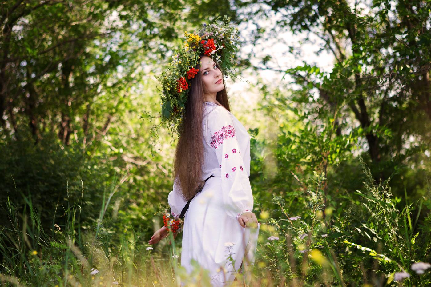 Slavic girls brings the glow — live moments in Salem