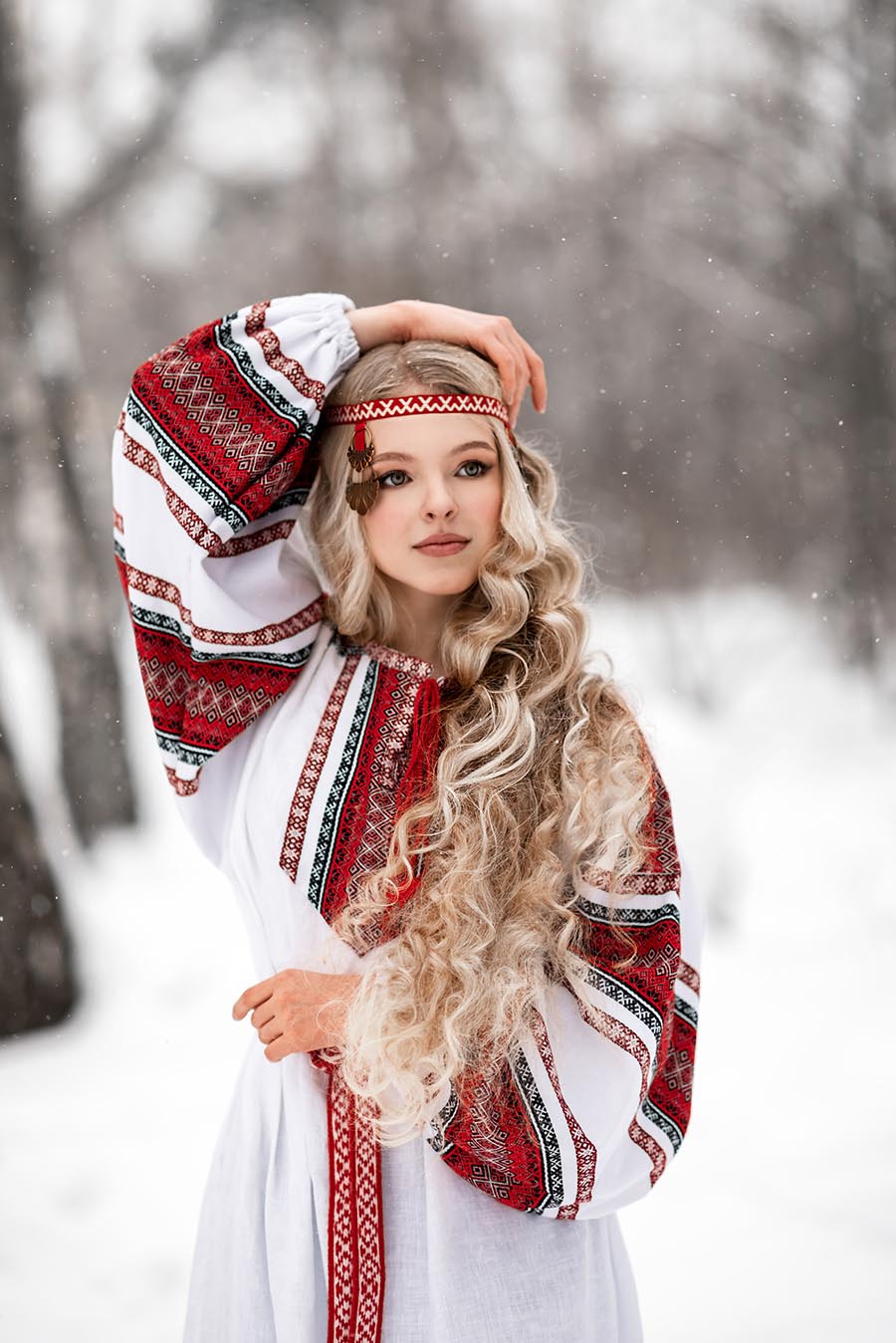 Slavic girls’s look of the day — catch her live in Salem