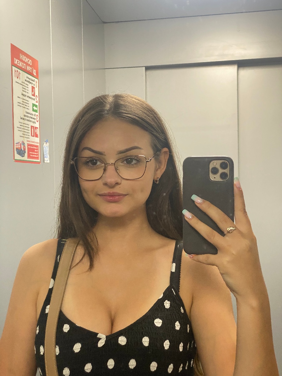 Sexy model Stacy in Salem