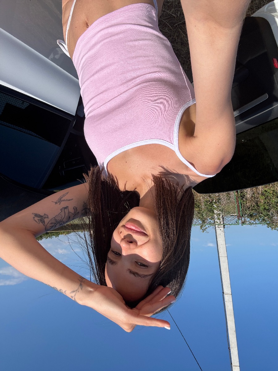 Sexy model Tina in Salem